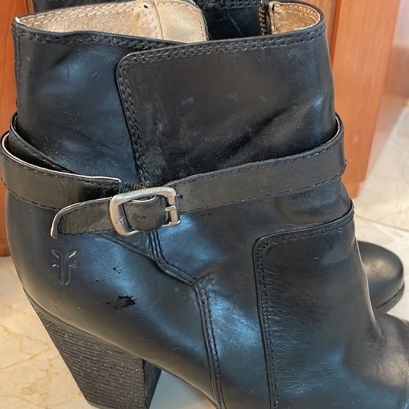 Frye Pattie BlackLeather Belt Cute Ankle Booties - Picture 6 of 7